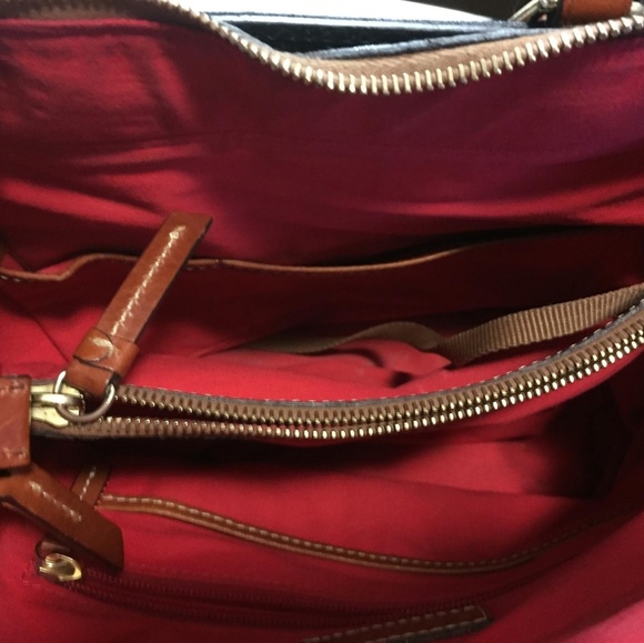 Dooney & Bourke - Picture 4 of 5